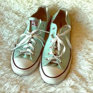 Converse sneakers || size 10